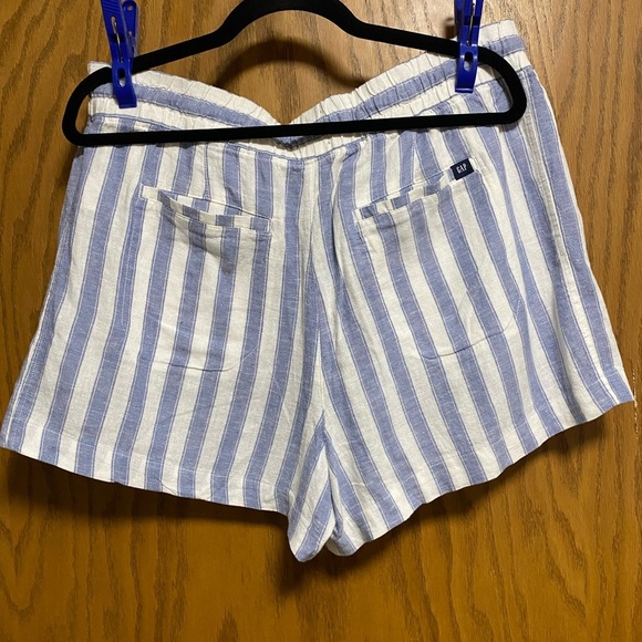 GAP LINEN BLEND STRIPED SHORTS W/ 4” INSEAM - SIZE L - NWT - Picture 2 of 9